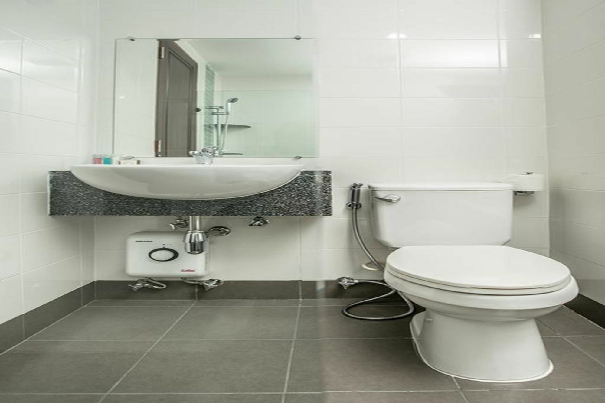 Winner Sriracha Serviced Apartment Si Racha Eksteriør bilde