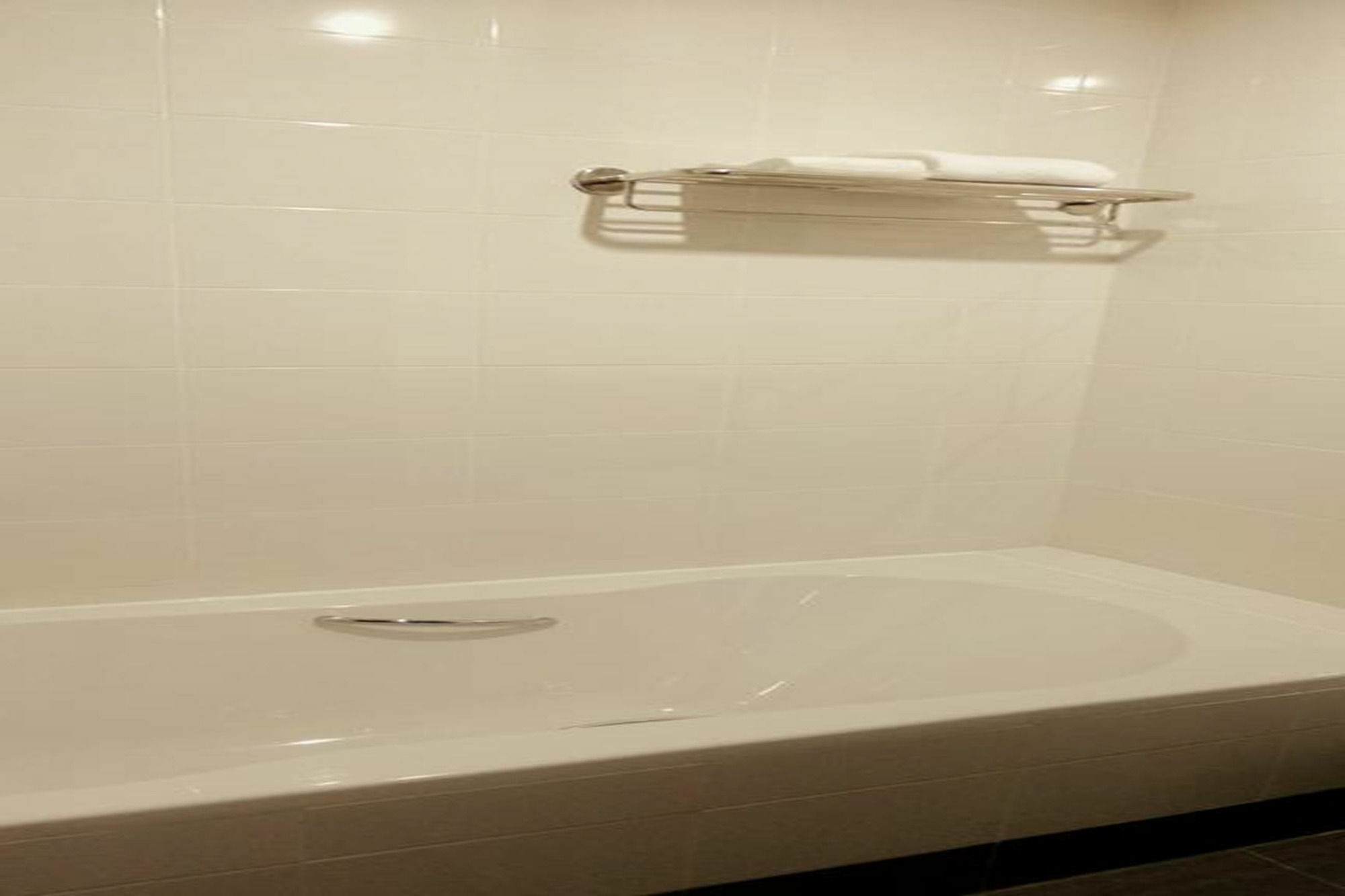 Winner Sriracha Serviced Apartment Si Racha Eksteriør bilde
