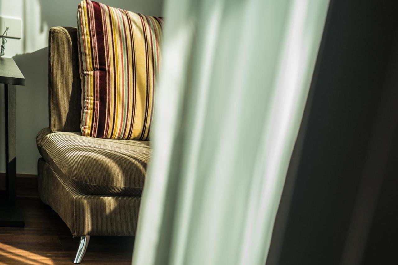 Winner Sriracha Serviced Apartment Si Racha Eksteriør bilde